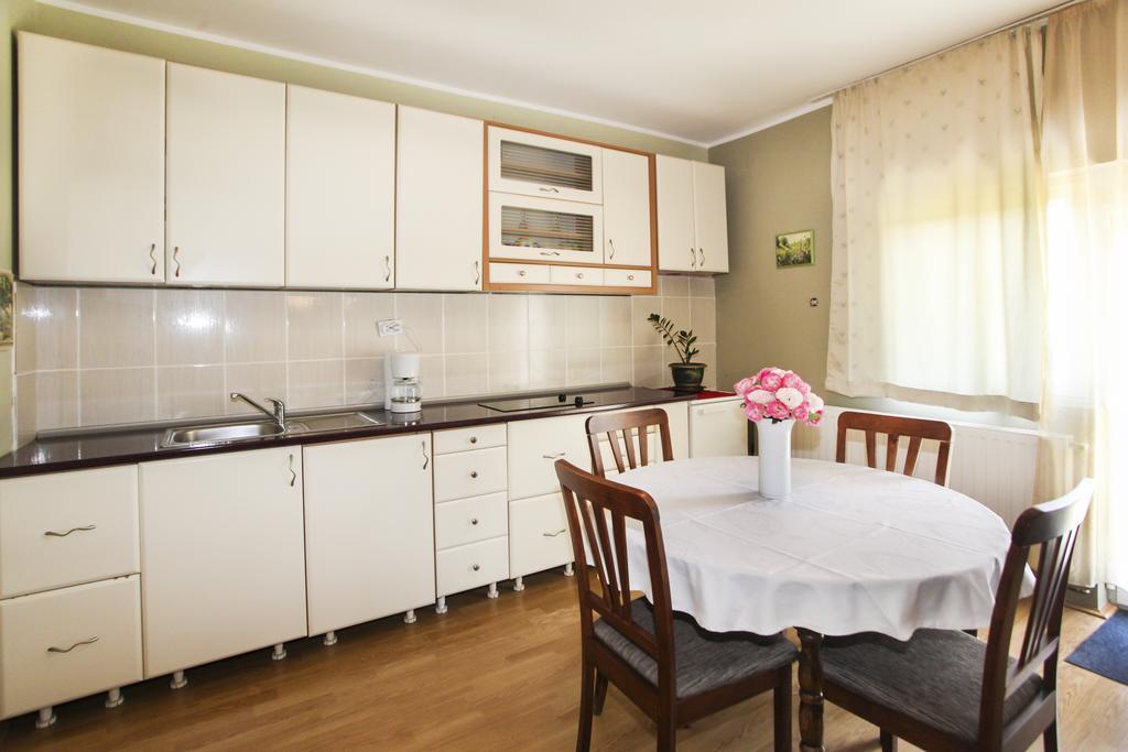 Apartments Izvor Vrdnik Eksteriør bilde
